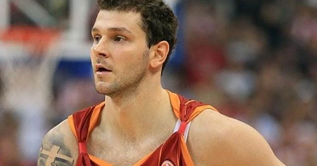 Micov, salonlara dönüyor