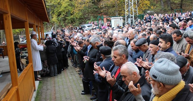 Ölü bulunan THY pilotu gözyaşlarıyla edfnedildi