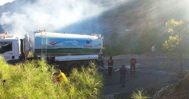 PKK’lı teröristler ormanı yakarak kaçıyor