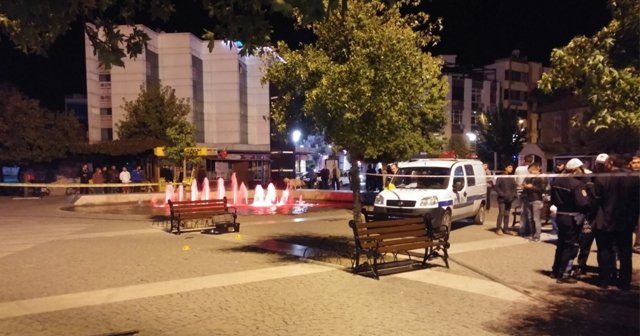 Rastgele ateş açtı, 2 ölü, 1 yaralı