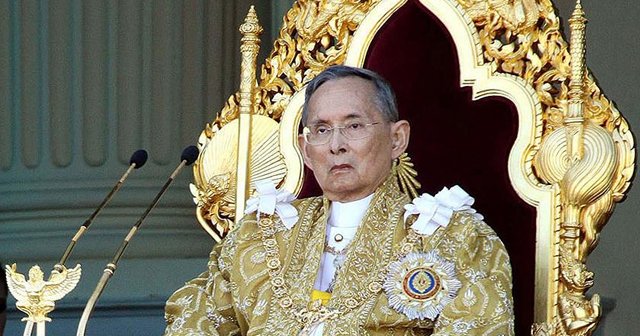 Tayland Kralı Adulyadej hayatını kaybetti