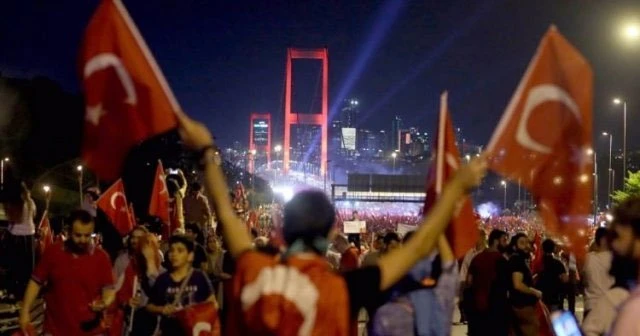 Türel, '15 Temmuz gecesi gençler destan yazdı'