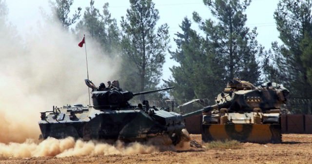 Türk tankları İdlib'e girdi iddiası