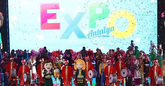 Türkiye EXPO bayrağını Çin&#039;e devretti