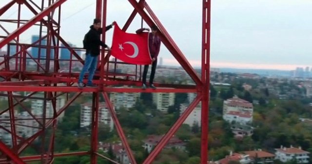 100 metre yükseklikte Cumhuriyet Bayramı kutlaması