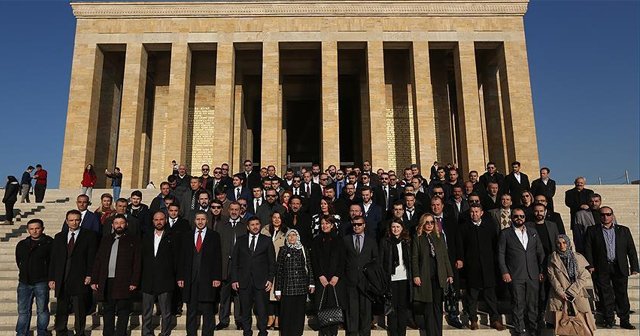 15 Temmuz şehitlerinin aileleri Anıtkabir&#039;de