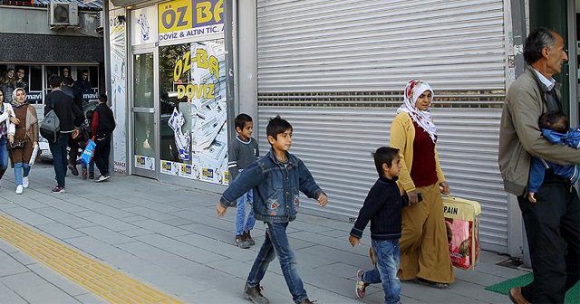 Adana&#039;da iş yerlerinin toplu olarak kapatılması yasaklandı