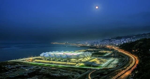 Akyazı Stadı'nda çim serimi tamamlandı