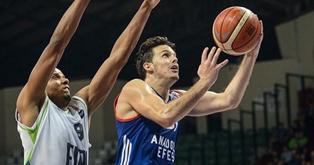 Anadolu Efes deplasmanda Tofaş&#039;ı 6 farkla geçti