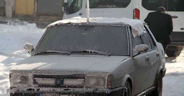 Ardahan&#039;da dondurucu hava hayatı olumsuz etkiledi