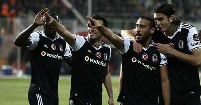 Beşiktaş deplasmanda Adanaspor'u 2-1 yendi