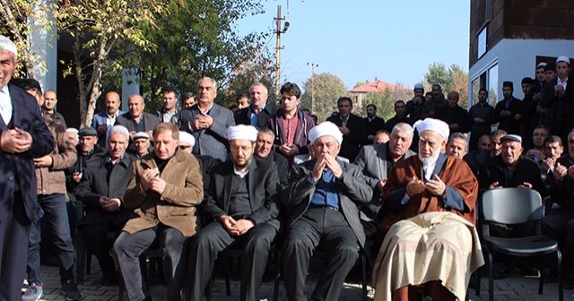 Bitlis&#039;te kan davalı aileler barıştırıldı