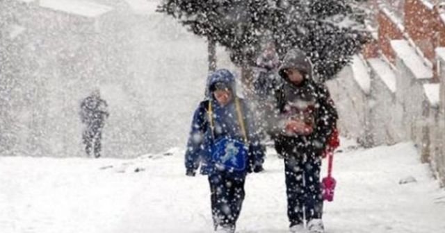 Bolu ve Ankara&#039;da kar yağışı başladı