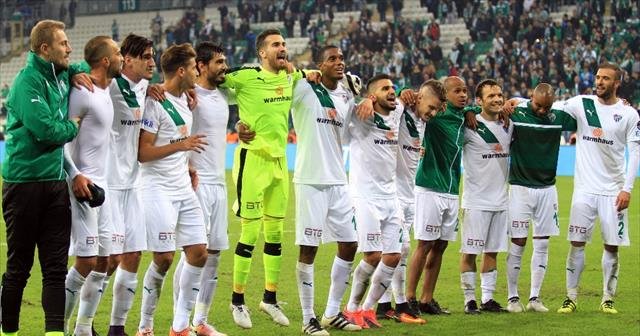 Bursaspor Karabükspor&#039;u mağlup ederek seriyi sürdürmek istiyor