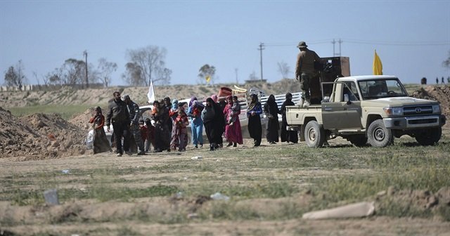 DAEŞ yüzlerce sivili kaçırdı