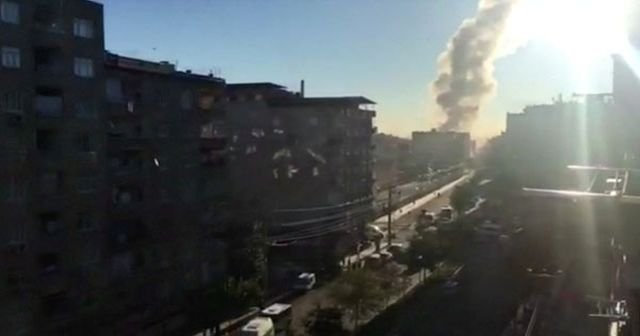 Diyarbakır&#039;da bombalı saldırı, Şehit sayısı arttı