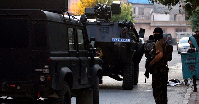 Diyarbakır&#039;da terör operasyonu, 3 kişi tutuklandı