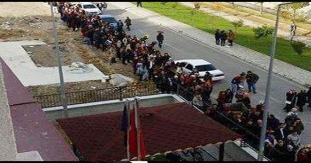 Duyan koştu, Isparta&#039;da 3 bin 500 kişilik iş kuyruğu