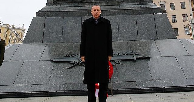 Erdoğan, Belarus&#039;ta Zafer Anıtı&#039;nı ziyaret etti