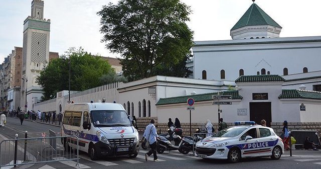 Fransa’dan skandal karar, 4 cami daha kapatıldı