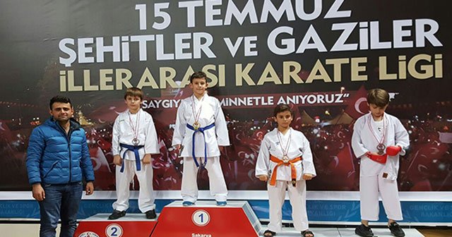 İhlas Eğitim Kurumları Spor Kulübü madalyaları topladı