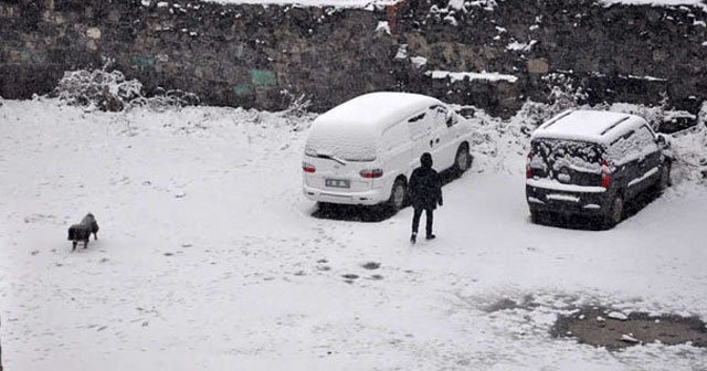 Kars&#039;ta vatandaşlar kara hazırlıksız yakalandı