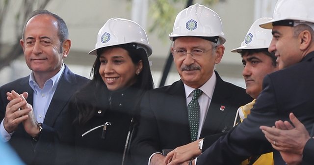 Kılıçdaroğlu iki açılışa birden katıldı, Hadise ve Koray Avcı konser verdi