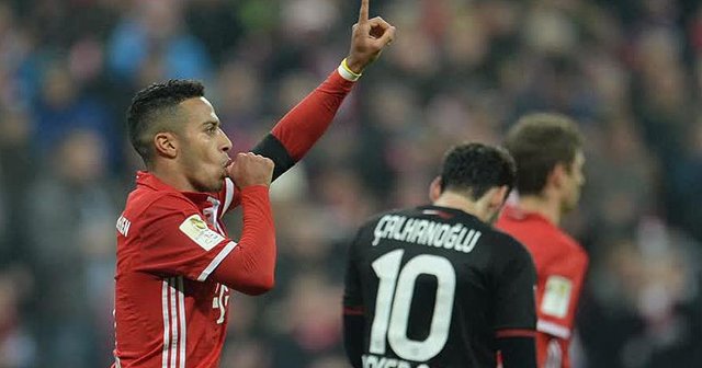 Leverkusen&#039;e Hakan Çalhanoğlu&#039;nun golü yetmedi