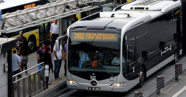 Metrobüs durağı kapatıldı