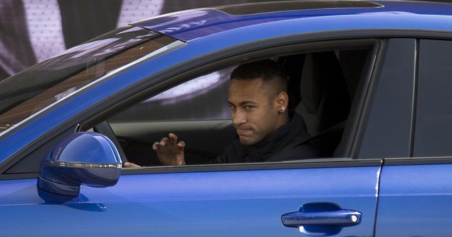 Neymar trafik kazası geçirdi