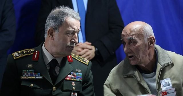 Orgeneral Akar&#039;dan şehit yüzbaşı Kocaman&#039;ın ailesine ziyaret