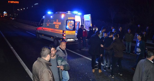 Otomobil, kaza yerindeki kalabalığa daldı: 1 ölü, 5 yaralı