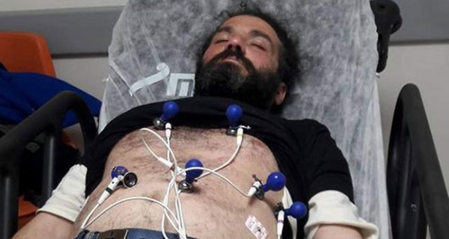 Oturan adam Halit Şahin 172 saat sonra hastaneye kaldırıldı