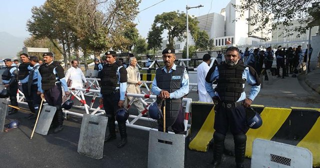 Pakistan&#039;da gözaltına alınan 2 bin muhalif serbest bırakıldı