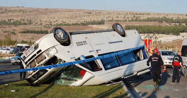 Şanlıurfa&#039;da okul servisi takla attı: 6&#039;sı ağır 20 yaralı