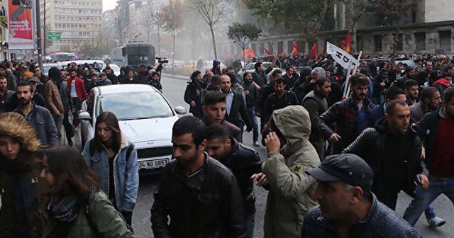 Şişli&#039;deki HDP eylemine polis müdahale etti