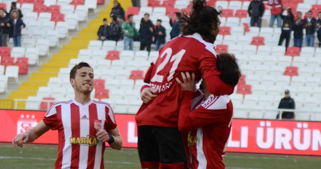 Sivasspor evinde Es-Es’i devirdi