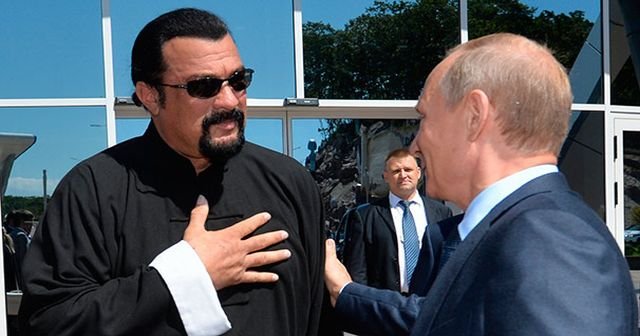 Ünlü oyuncu Steven Seagal, Rus vatandaşlığına geçti