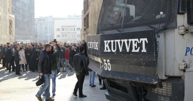 Van'da gösteri ve ve yürüyüşler 10 gün yasak