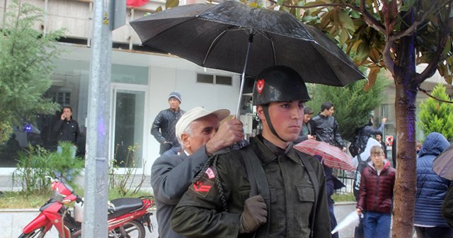 Vatandaş askerine böyle sahip çıktı