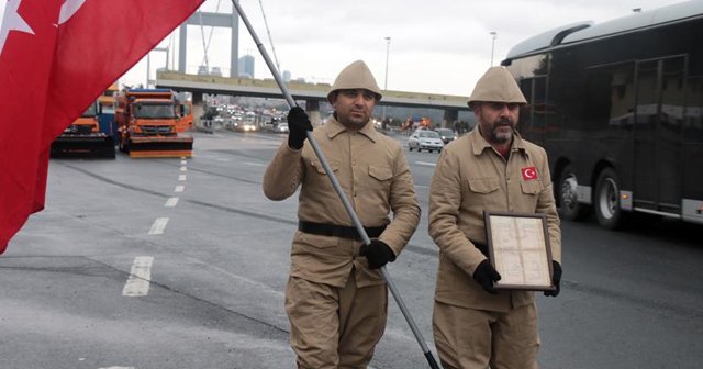 15 Temmuz Şehitler Köprüsü&#039;nde nöbet tuttu