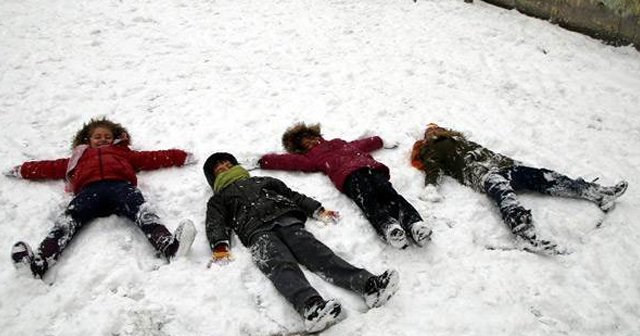 Artvin&#039;de okullara kar tatili