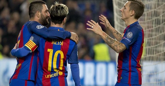 Barcelona 3 puanı 3 golle aldı