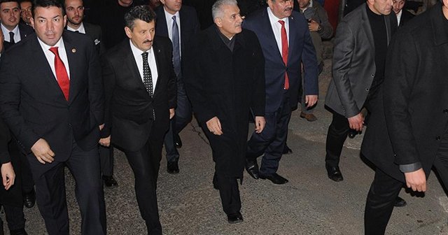 Başbakan Binali Yıldırım&#039;dan AK Parti ve MHP il başkanlıklarına ziyaret