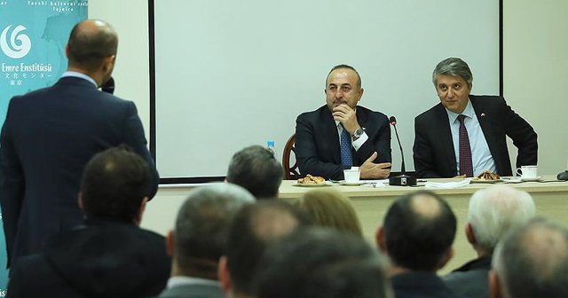 Dışişleri Bakanı Çavuşoğlu, Beyrut&#039;ta Türk vatandaşları ve Türkmenler ile bir araya geldi