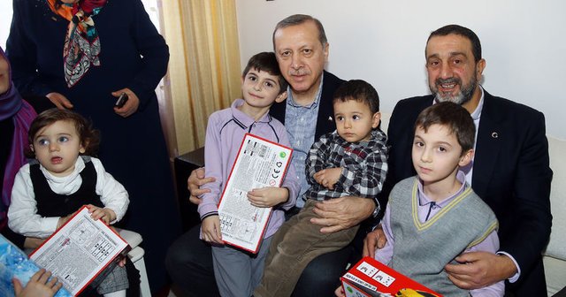 Erdoğan&#039;dan 15 Temmuz şehitlerinin ailelerine ziyaret