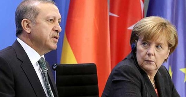 Erdoğan&#039;dan Merkel&#039;e taziye telefonu