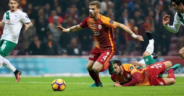 Galatasaray&#039;da Serdar Aziz şoku