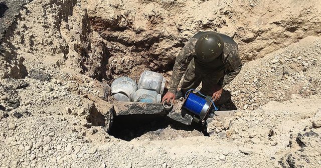 Hakkari&#039;de 2 ton amonyum nitrat ele geçirildi