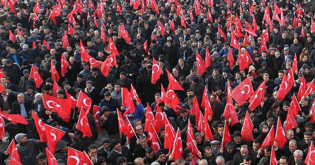 Hakkari Valisi Toprak&#039;tan miting teşekkürü